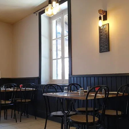 Hotel Logis Le Relais Des Dix Crus