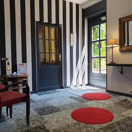 מלון Le Relais Des Dix Crus - Logis 2*