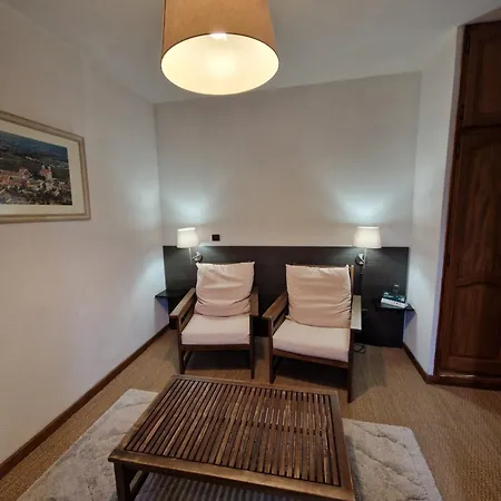 Le Relais Des Dix Crus - Logis מלון