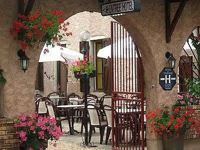Hotel Le Relais Des Dix Crus - Logis 2*